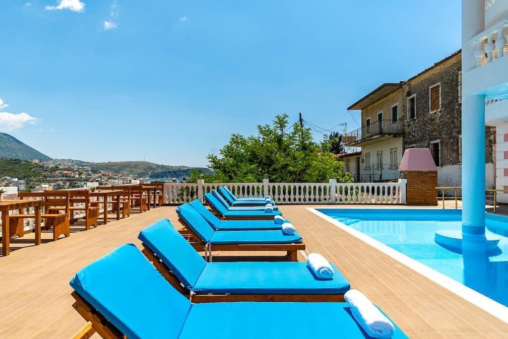 Goro 10 - Front Pool, Kitchen & Parking Appartement